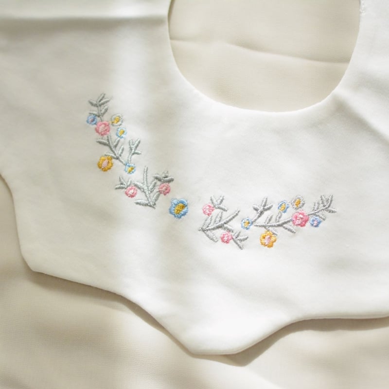 即納】やさしいお花の刺繍が可愛い…♡なみなみスタイ よだれかけ 出産