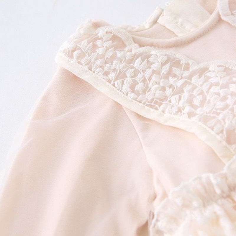 即納】とっても上品♡レースのふわふわ白ワンピース | moka. 即納】とっても上品♡レースのふわふわ白ワンピース | moka.