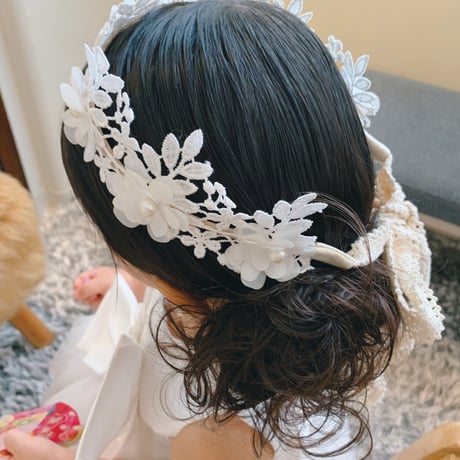 【ホワイト再入荷】しっかりしたお作りの上品な花かんむり﻿　髪飾り　冠　ヘアバンド