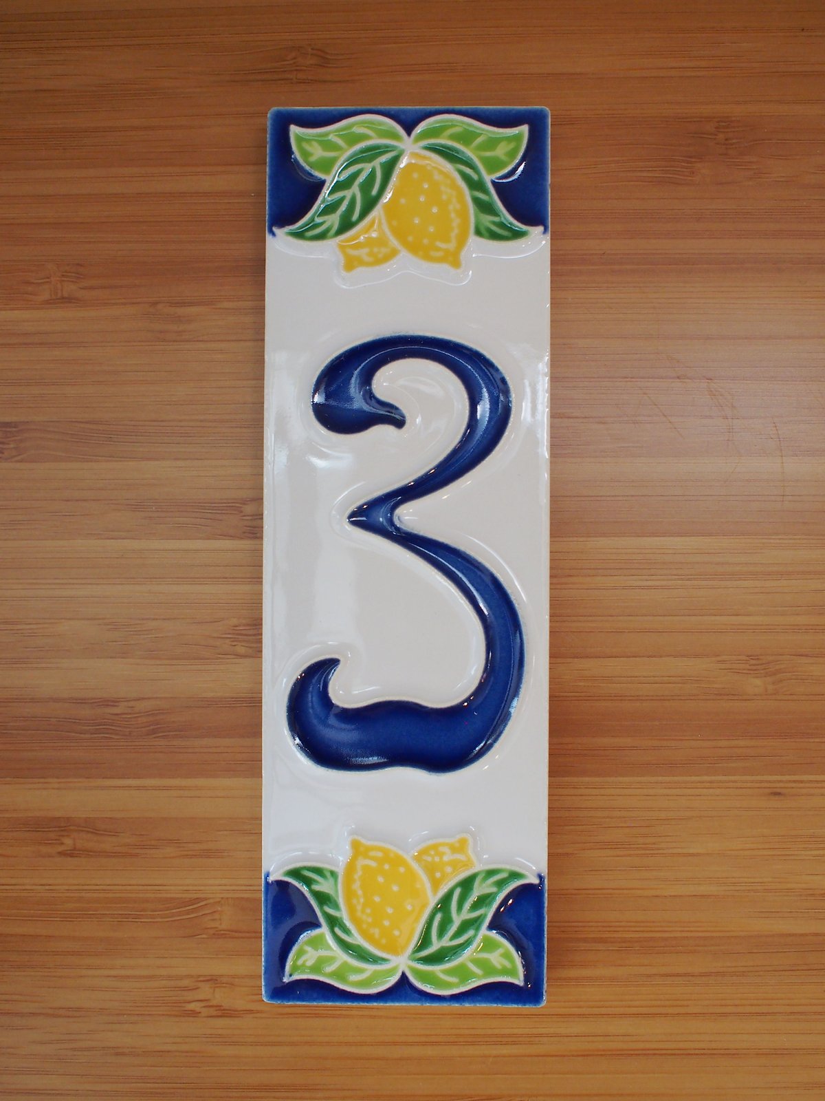 シチリア島の陶器のタイル (15X4.8cm)/ 数字の3 | Bella Vita