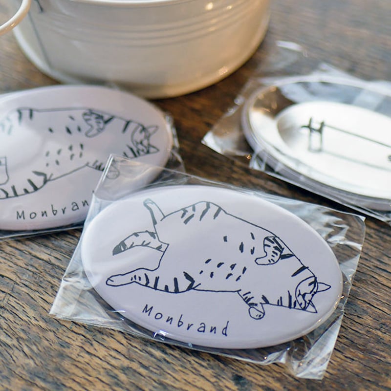 へそてん楕円缶バッジ | モンブランド