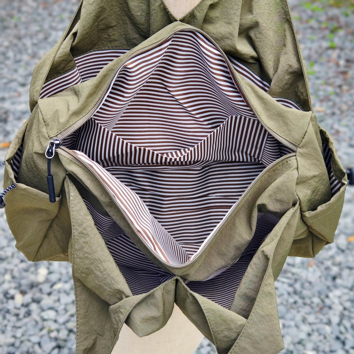 かたづけ上手な軽量ショルダーバッグ | モンブランド