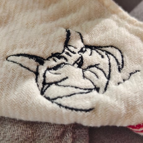 ぺろぺろ刺繍ハンドタオル