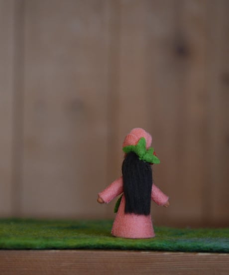 つばきの妖精　ブラウン