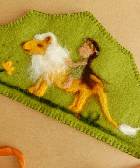 Waldorf crown / poems for butter cup