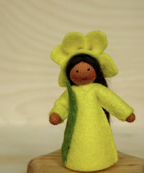 スイセンの妖精　ブラウン