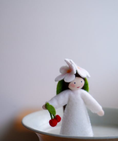 さくらんぼの妖精　ホワイト