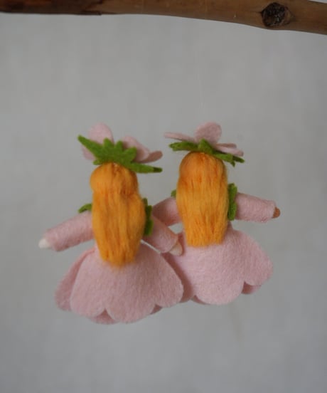 野ばら　ハンギング /　Ambrosius dolls