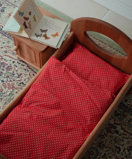 Bed with bedding / Drewart