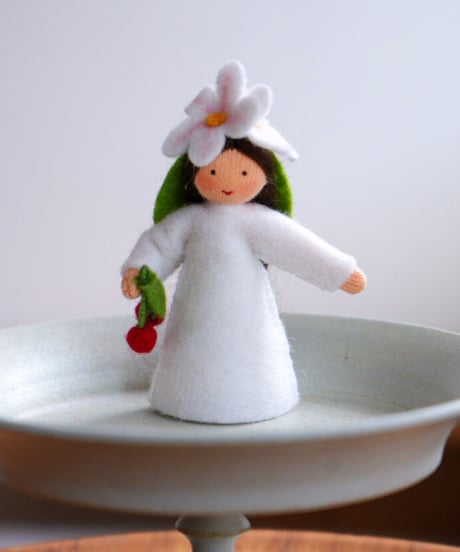 さくらんぼの妖精　ベージュ