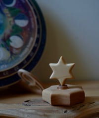 6rays star（六芒星）　/　AllAlive　ウクライナ