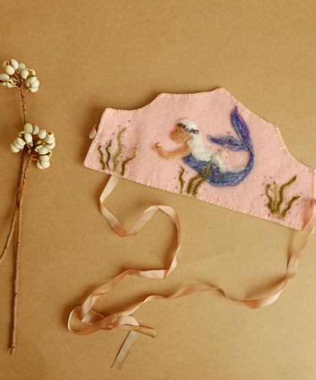 Waldorf crown / poems for butter cup