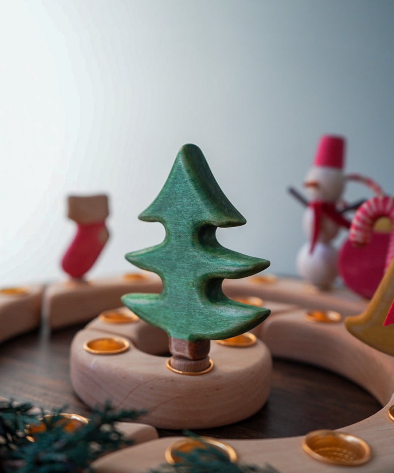 クリスマスツリー/ AllAlive ウクライナ | Moinapi