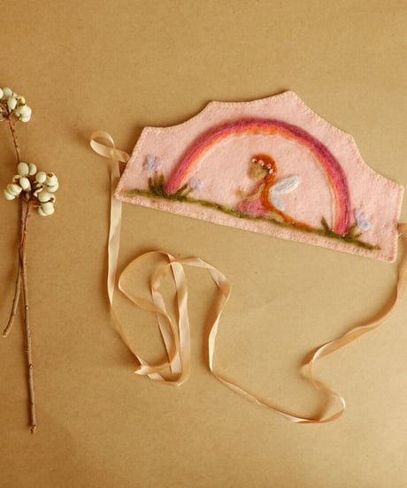 Waldorf crown / poems for butter cup