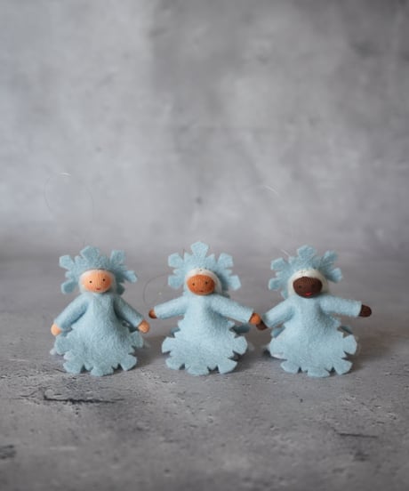 雪の結晶/ブルー　ハンギング　/Ambrosius dolls