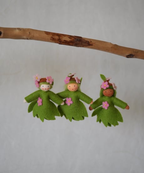 春の小枝　ハンギング /　Ambrosius dolls