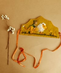 Waldorf crown / poems for butter cup