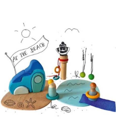 Small world play by the water / グリムス