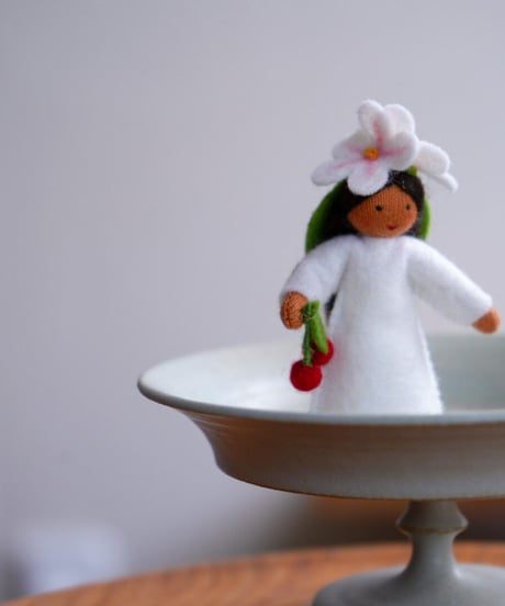 さくらんぼの妖精　ブラウン