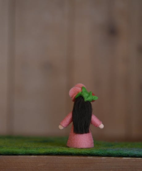 つばきの妖精　ベージュ