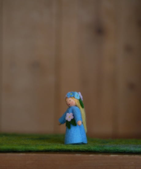 勿忘草の妖精　ベージュ