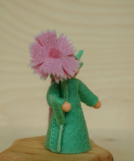 カーネーションの妖精　ベージュ