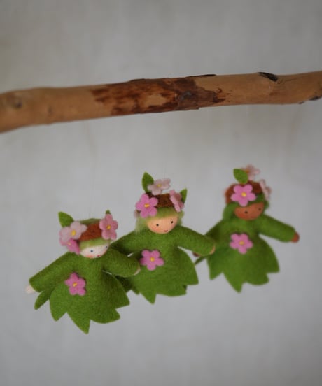 春の小枝　ハンギング /　Ambrosius dolls
