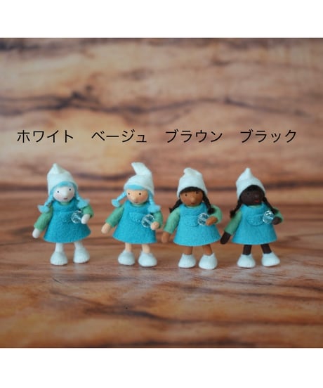 クリスタルを持ったドワーフ　Girl