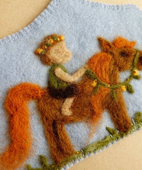 Waldorf crown / poems for butter cup