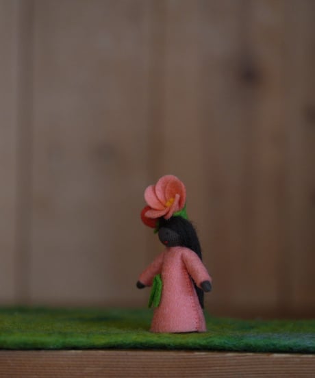つばきの妖精　ブラック