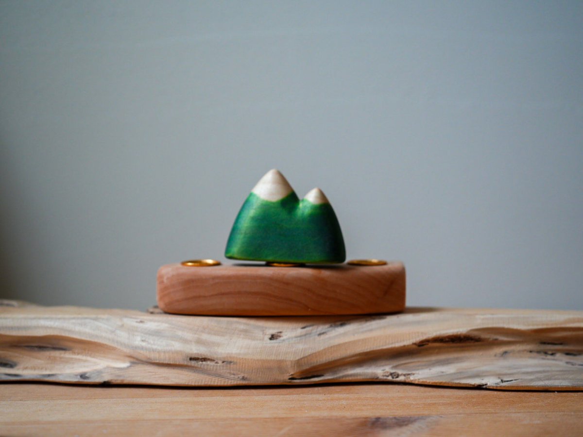 お山 / AllAlive | Moinapi