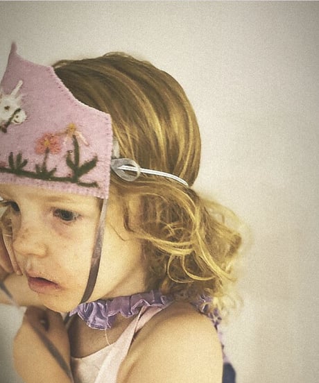 Waldorf crown / poems for butter cup