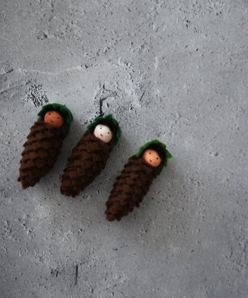 まつぼっくり ハンギング /Ambrosius dolls | Moinapi