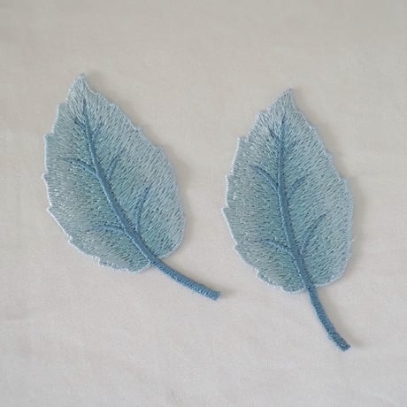 刺繍パーツ　木の葉　同色２枚set