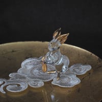 ガラスフィギア  　立ちうさぎ