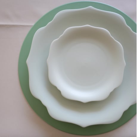 ビギナーママ❗️ 草月　白磁　花器　コの字 ビギナーママ❗️ 草月 白磁 花器 コの字 旅