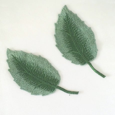刺繍パーツ　木の葉　同色２枚set