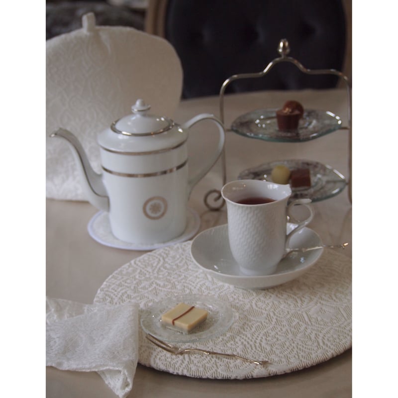 英国　アンティーク　レースのティーコジー 英国 アンティーク レースのティーコジー 英国アンティーク 刺繍