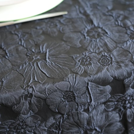 テーブルクロス　Emboss Black