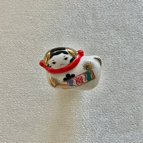 犬筥ピンブローチ