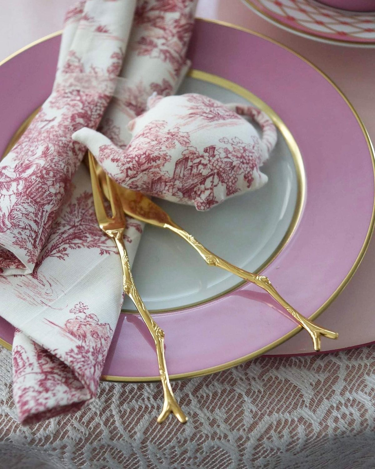 Harrods*⑅ トワル・ド・ジュイ風 ピンクナプキン 4枚セット Harrods*⑅ トワル・ド・ジュイ風 ピンクナプキン 4枚セット