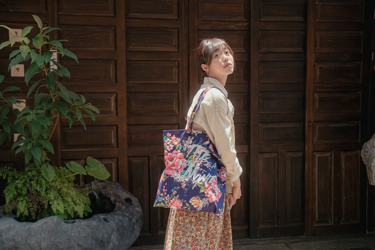 台湾花柄モチーフ ビッグ トートバッグ (PURPLE) | THÉ TEA CÉRÉMONIE