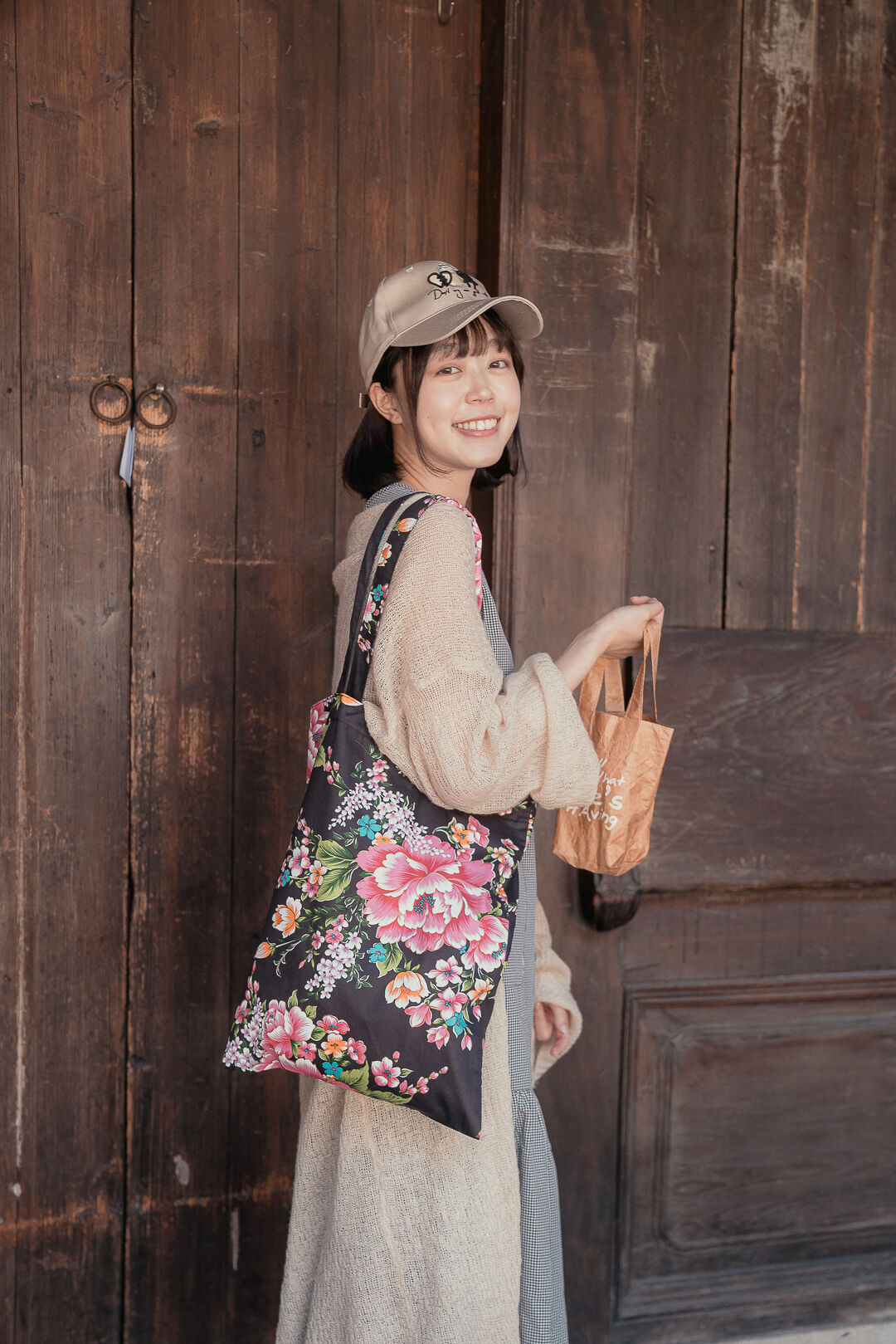 台湾花柄モチーフ ビッグ トートバッグ (BLACK) | THÉ TEA CÉRÉMONIE