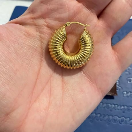 Hollowout croissant spiral hoop piearce gold 316L