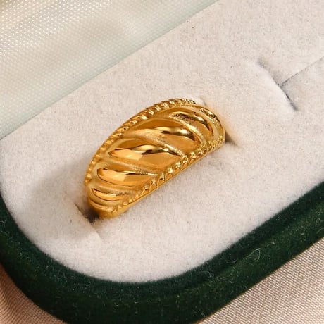 Mini croissant ring gold 316L