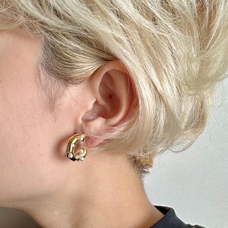 C-shaped chunky pearl zircon earrings gold  316L