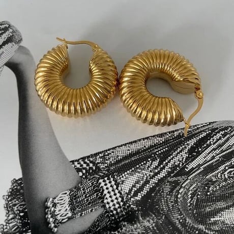 Hollowout hoop pierce gold 316L