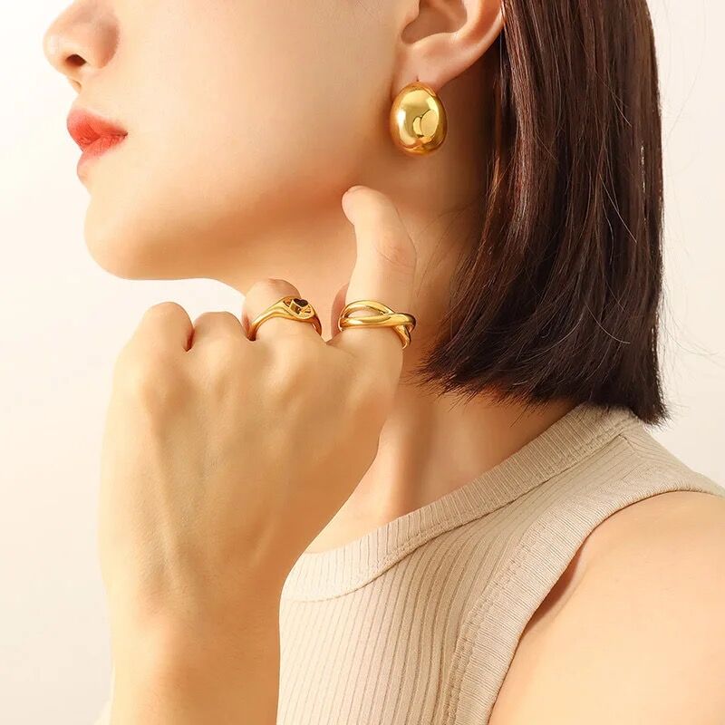 Rétro c-shaped pierce gold 316L | MELLOW by Aya...