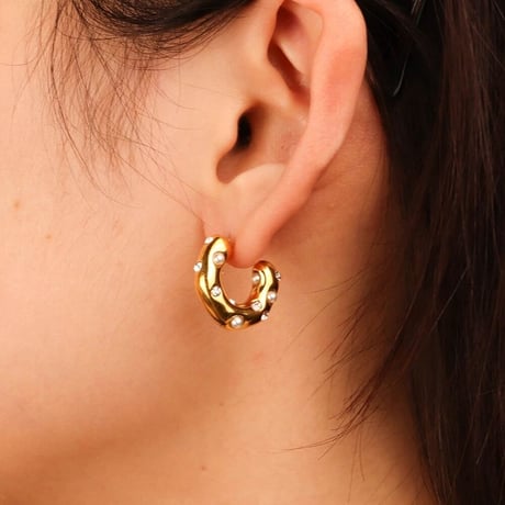 C-shaped chunky pearl zircon pierce gold  316L