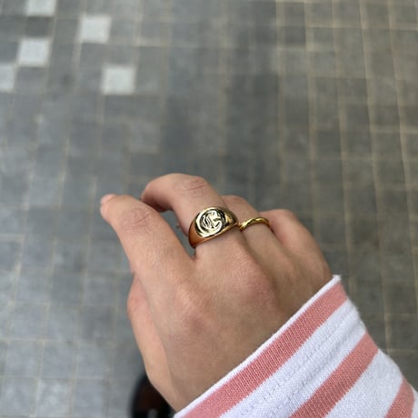 Initial signet ring gold 316L